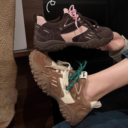 Deborah – Chaussures à Semelle Épaisse et Couleurs Assorties
