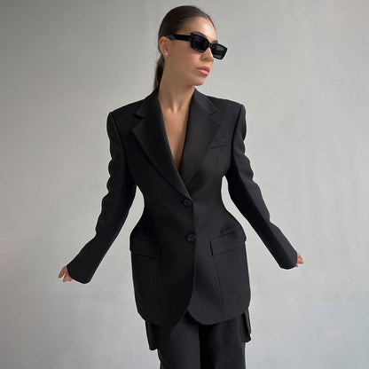 Joanne – Veste de costume ajustée à col en V