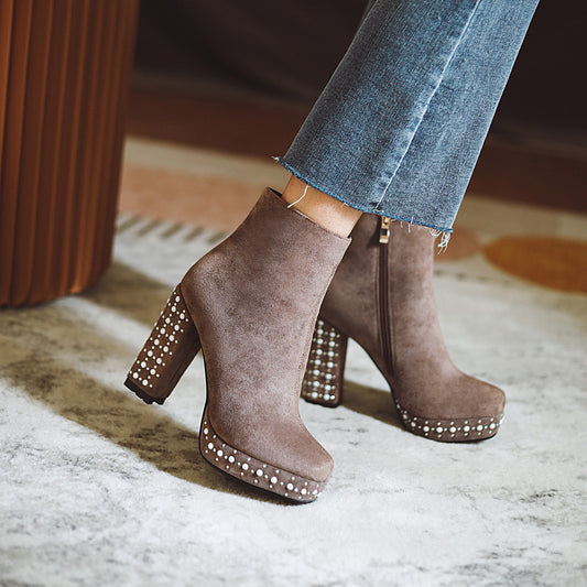 Danielle – Bottes à talons hauts en daim vegan élégant
