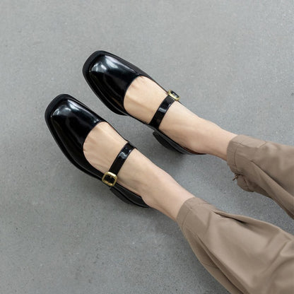Kate – Chaussures Plates Bout Carré avec Bouton