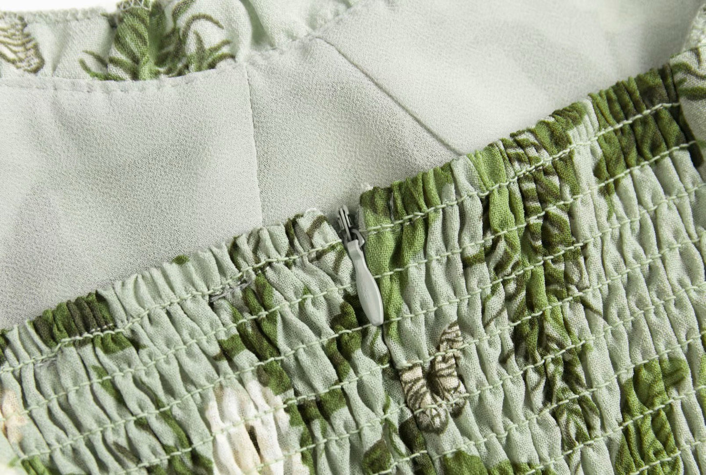 Rebecca – Robe Midi à Volants Personnalisée