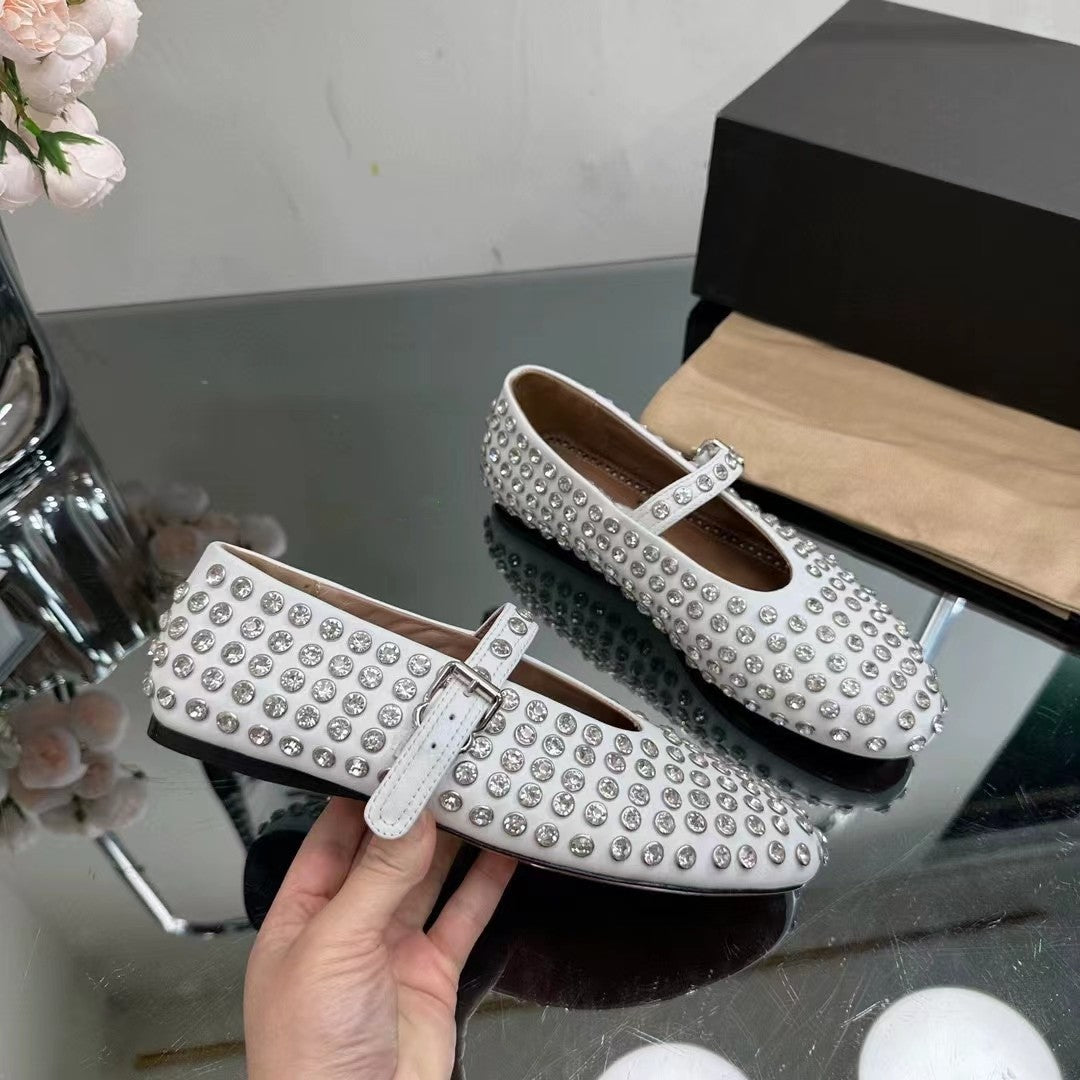 Lydia – Chaussures à Bout Rond avec Rivets et Strass