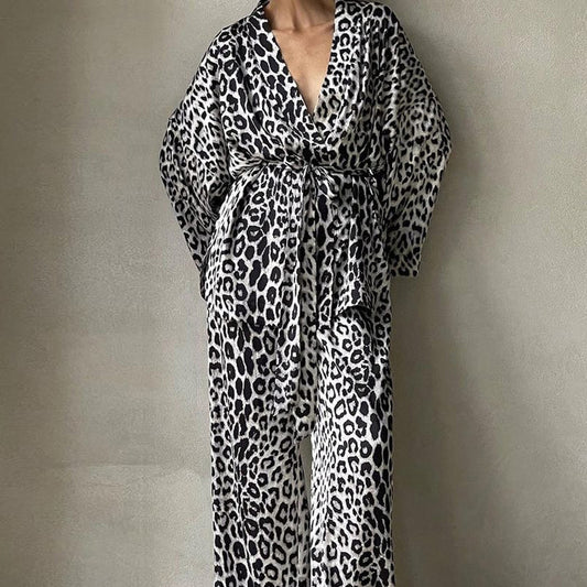 Danielle – Ensemble Léopard à Manches Longues et Pantalon