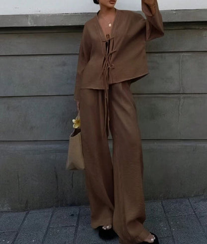 Audrey – Ensemble Chemise et Pantalon à Lacets