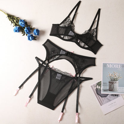 Carly – Ensemble Lingerie Sexy en Dentelle Brodée Trois Pièces