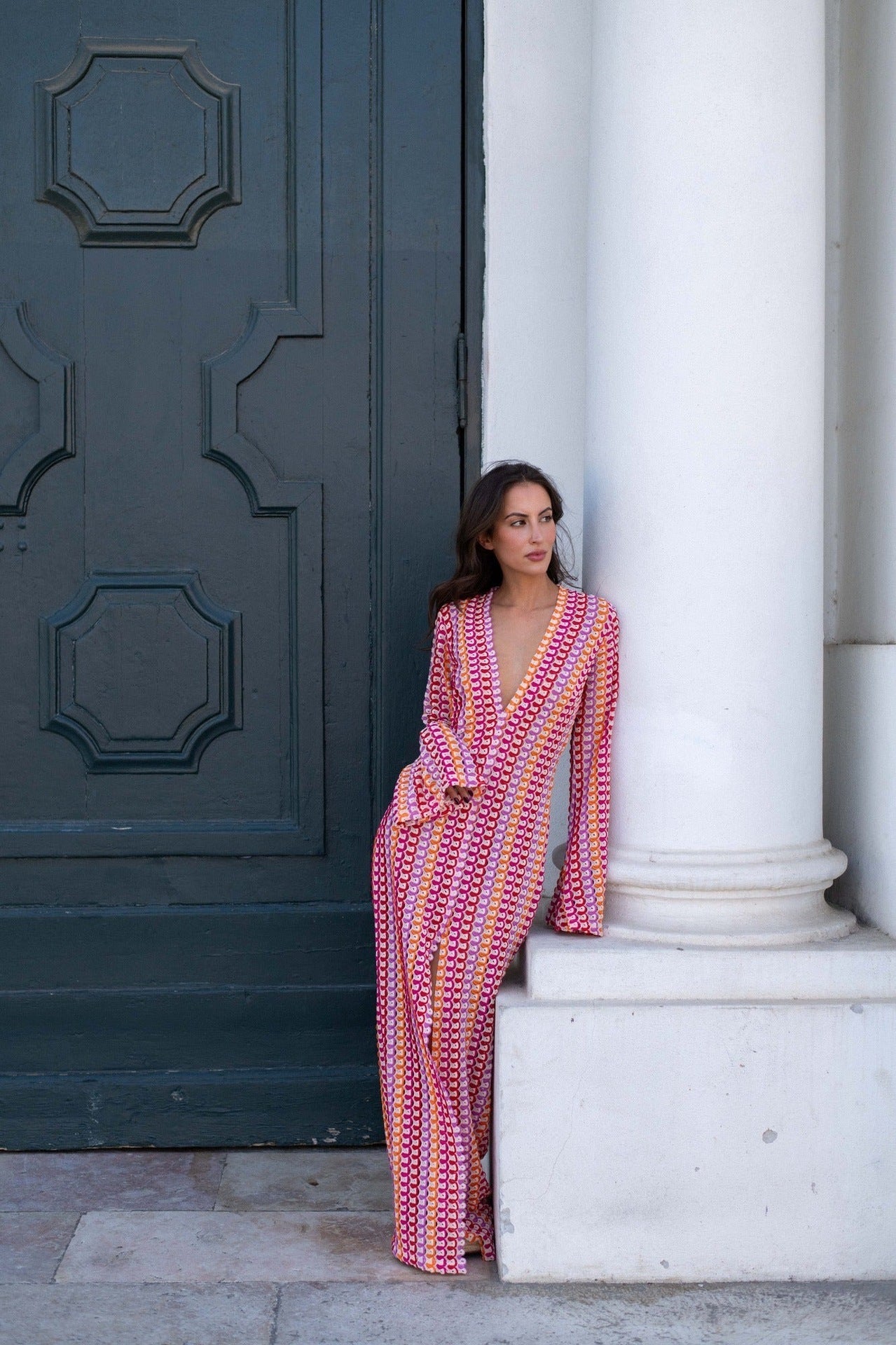 Tamara – Robe Longue en Dentelle avec Contraste de Couleurs