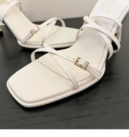 Betty – Sandales à Talons Fins à Brides Minces et Bout Carré