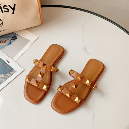 Margaret – Mules Plates Rivetées Tendance pour Plage