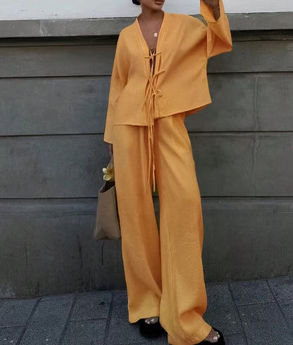 Audrey – Ensemble Chemise et Pantalon à Lacets