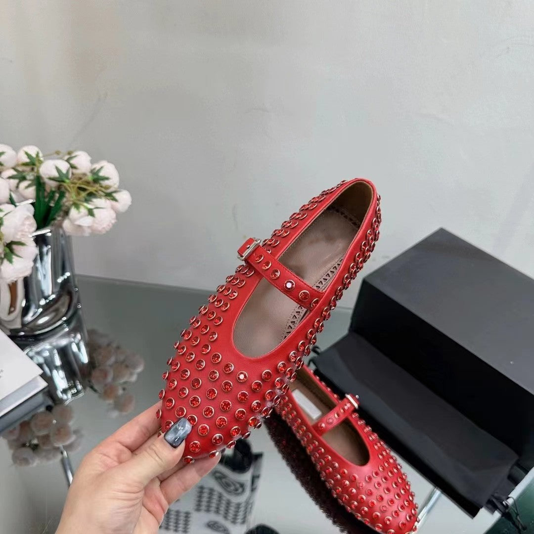 Lydia – Chaussures à Bout Rond avec Rivets et Strass