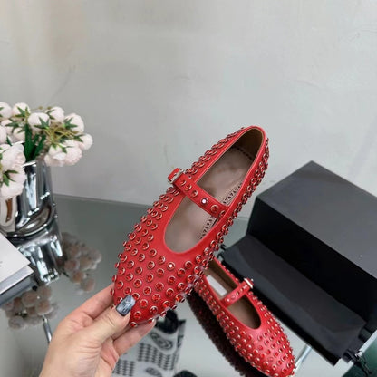 Lydia – Chaussures à Bout Rond avec Rivets et Strass