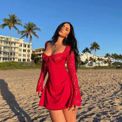 Leah – Robe Courte en Dentelle avec Taille Haute