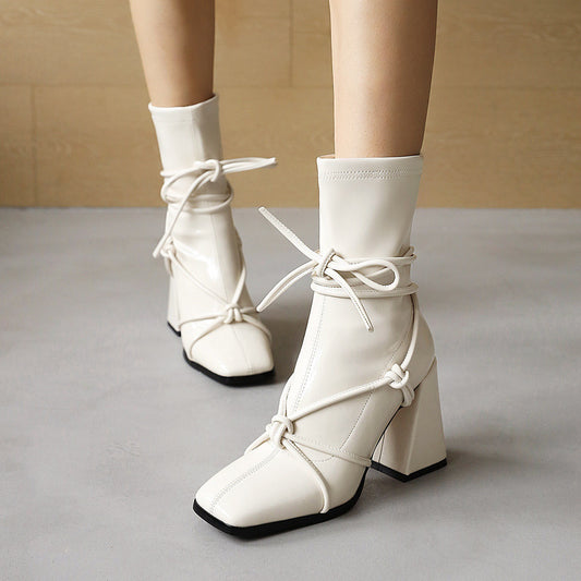 Mandy – Bottines à Lacets à Talons Épais et Tête Carrée pour Femmes