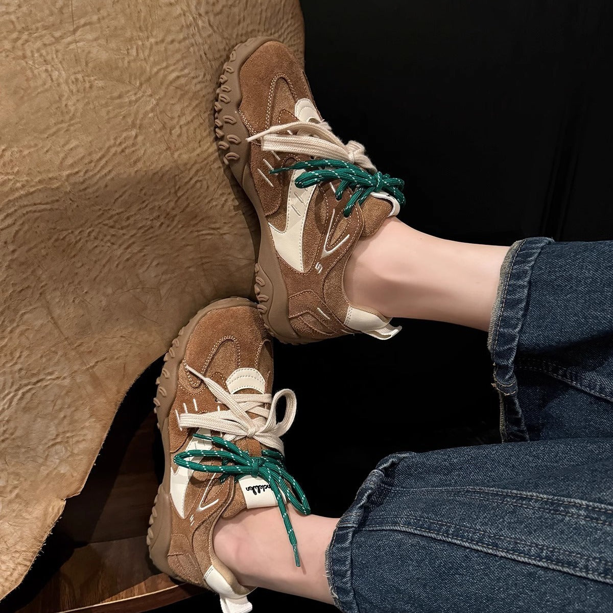 Deborah – Chaussures à Semelle Épaisse et Couleurs Assorties