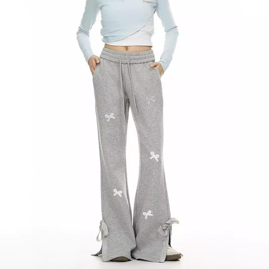 Sophie – Pantalons de survêtement avec broderie de nœud