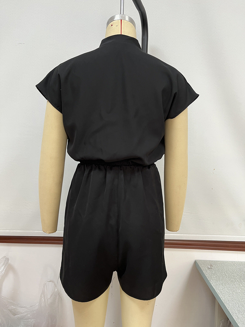 Anne – Ensemble à Manches Courtes avec Décolleté en V