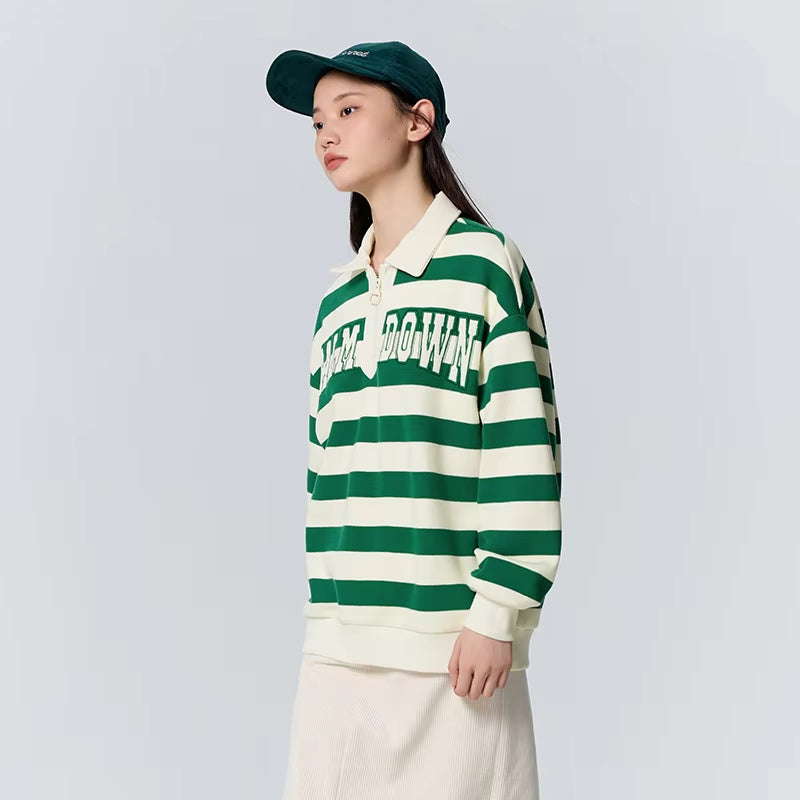 Julia – Sweat à Capuche en Velours avec Col Polo et Broderie Alphabet