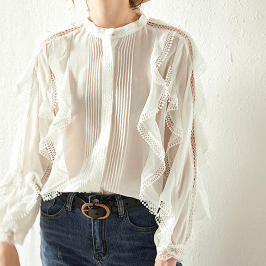 Marion – Chemise en Lin Français Élégante avec Oreilles en Bois et Dentelle