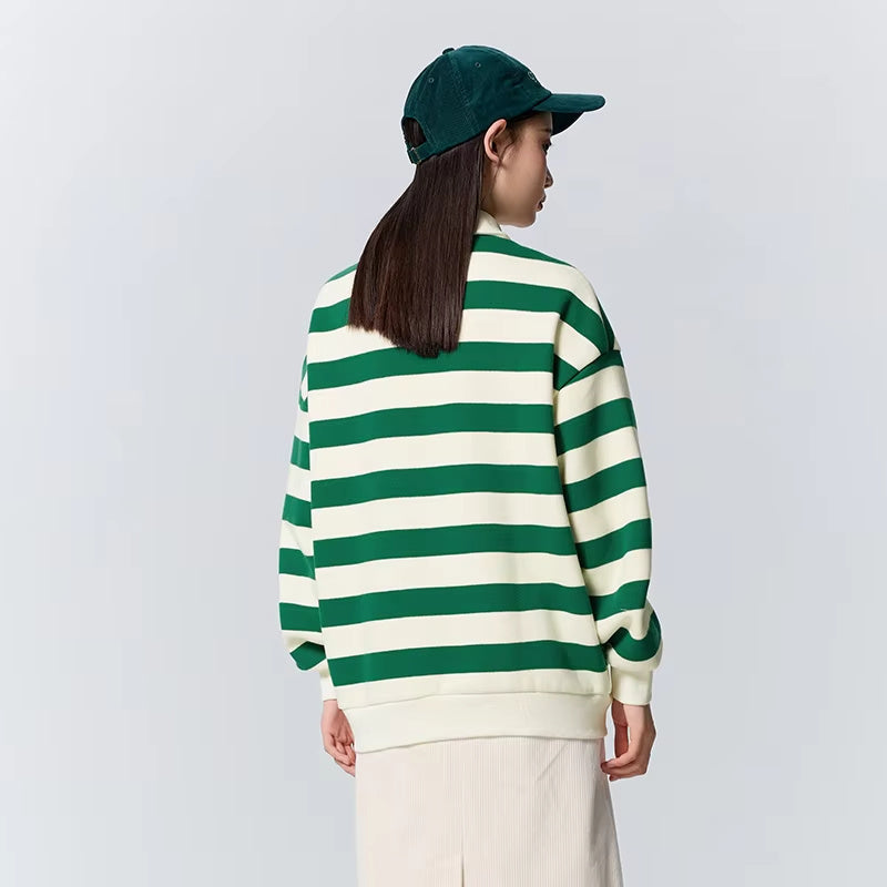 Julia – Sweat à Capuche en Velours avec Col Polo et Broderie Alphabet