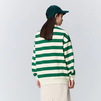 Julia – Sweat à Capuche en Velours avec Col Polo et Broderie Alphabet