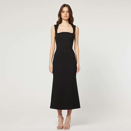 Margaret – Robe Slim Mi-longue à Col Carré Noir