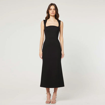 Margaret – Robe Slim Mi-longue à Col Carré Noir