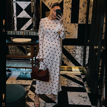 Anna – Robe Cheville Ample à Manches Évasées et Pois Contrastés
