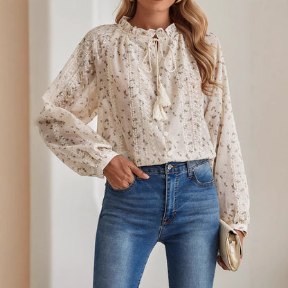 Diana – Chemisier à Imprimé Floral en Chiffon avec Broderie et Pompons