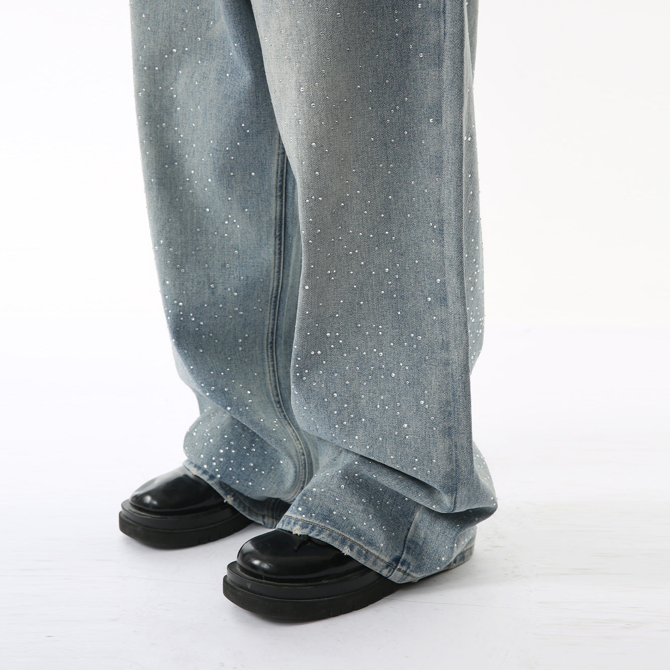Leon – Jeans Droits Délavés avec Strass
