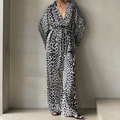 Danielle – Ensemble Léopard à Manches Longues et Pantalon