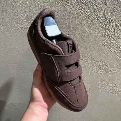 Lucy – Chaussures de Skate à Velcro et Bout Rond en Daim Vegan pour Femmes