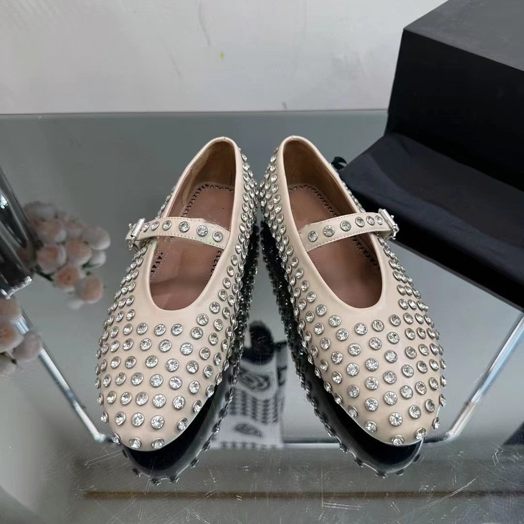 Lydia – Chaussures à Bout Rond avec Rivets et Strass