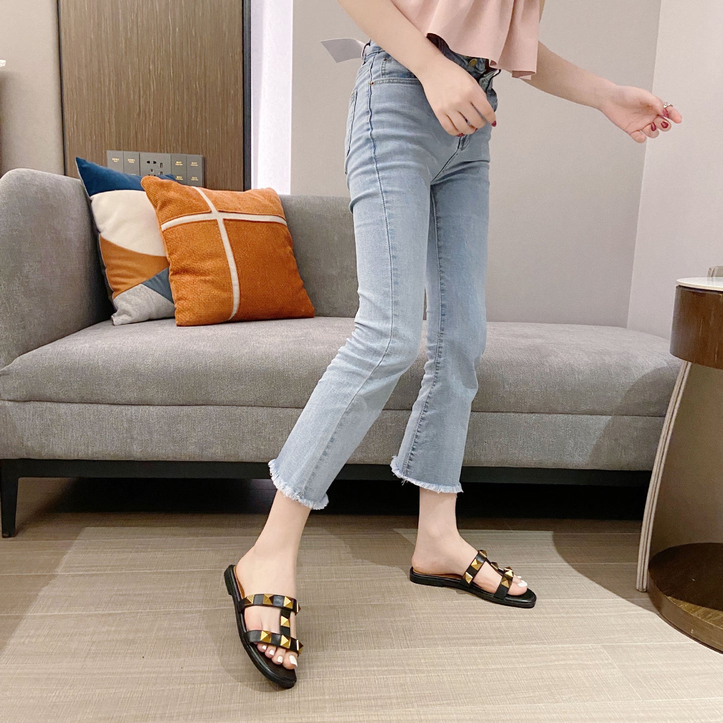 Margaret – Mules Plates Rivetées Tendance pour Plage
