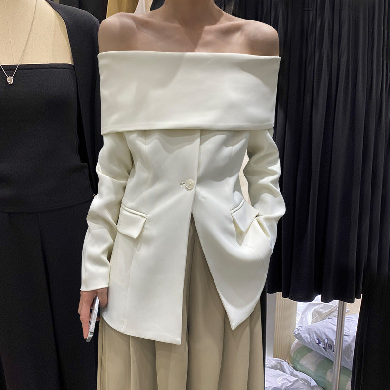 Julia – Veste de costume noire à manches longues et épaules dénudées