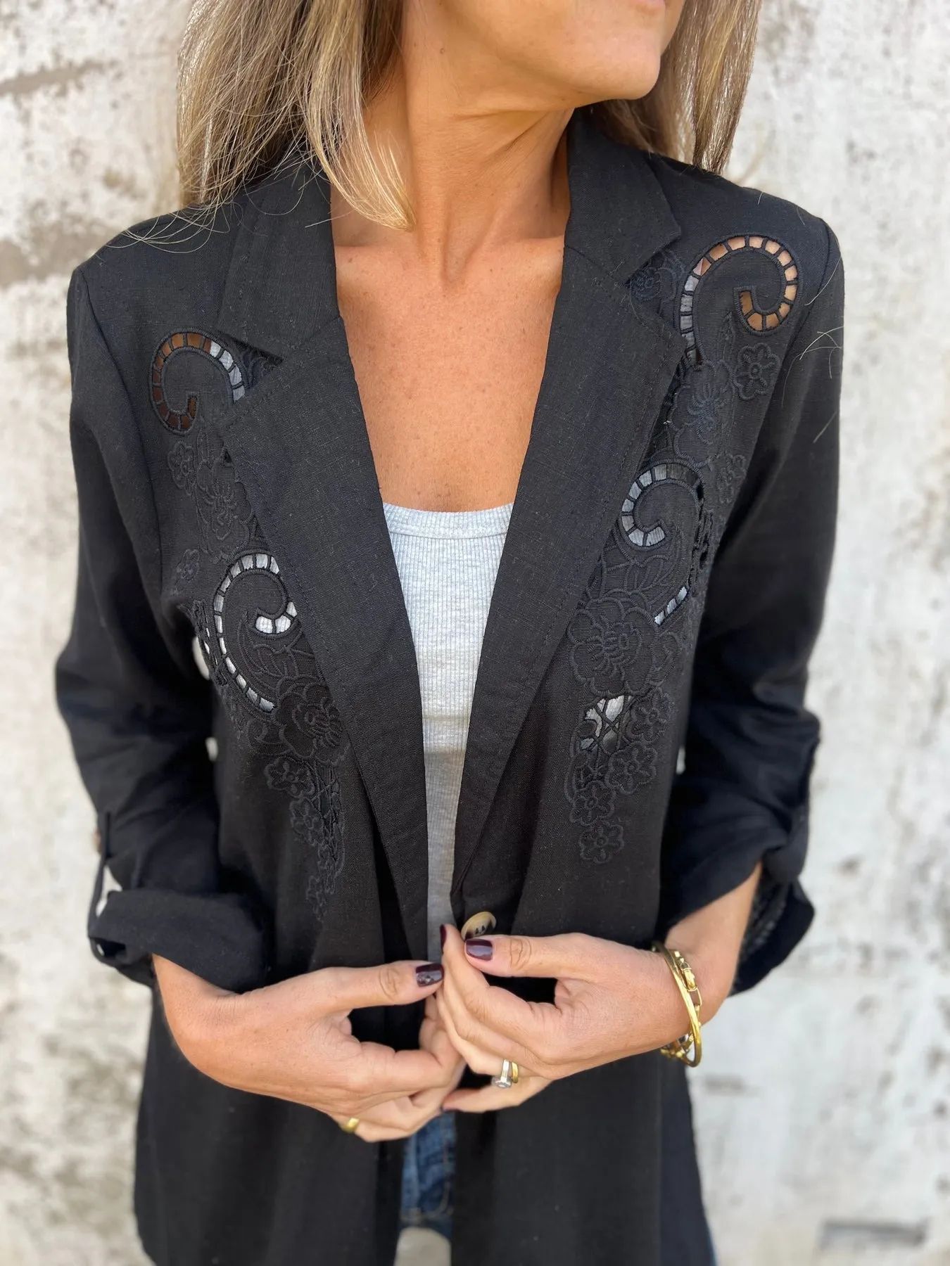 Wendy – Veste Petite en Coton et Lin avec Broderie Creuse et Une Bouton