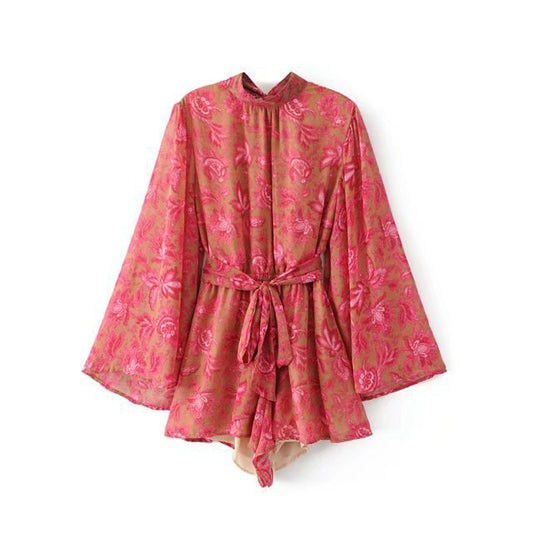 Katie – Robe à Manches Longues avec Ruban Rouge