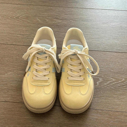 Melanie – Chaussures d'Entraînement Morale Mignonnes et Foulées, Trop Lait