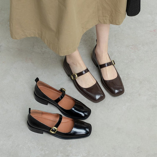 Kate – Chaussures Plates Bout Carré avec Bouton