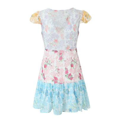 Lynda – Robe Mini à Col V en Chiffon Imprimé