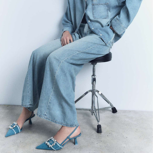 Sue – Sandales en Denim avec Bouton Décoratif et Strass