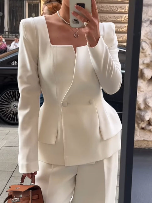 Lydia – Blazer à Col Carré à Deux Boutons en Couleur Unie
