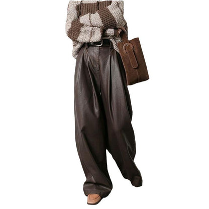 Lynda – Pantalon Plissé en Cuir Vegan Marron Vintage