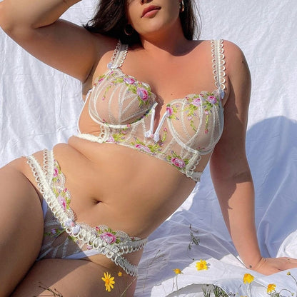 Emily – Lingerie en Tulle Haut de Gamme avec Broderie Florale