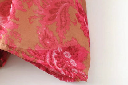 Katie – Robe à Manches Longues avec Ruban Rouge