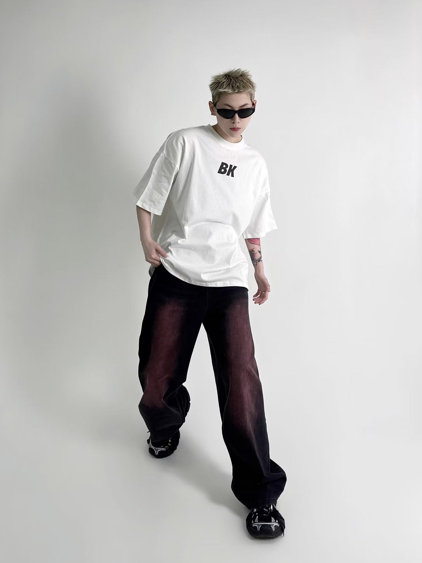 Jay – Jean Rouge Noir Décoloré