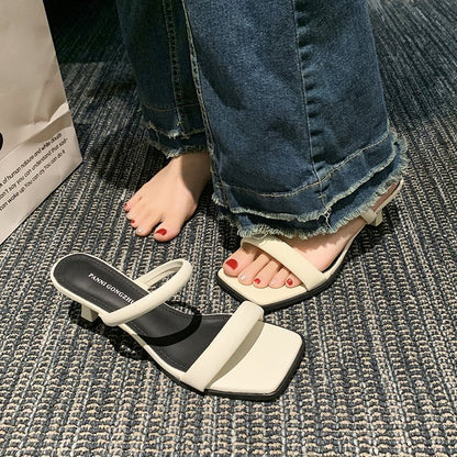 Audrey – Sandales à Talon Épais avec Chaîne