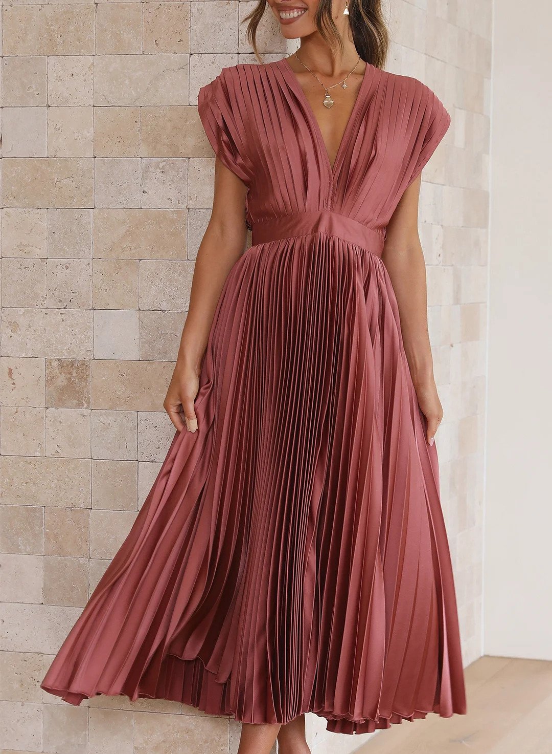 Donna – Robe Plissée avec Col en V