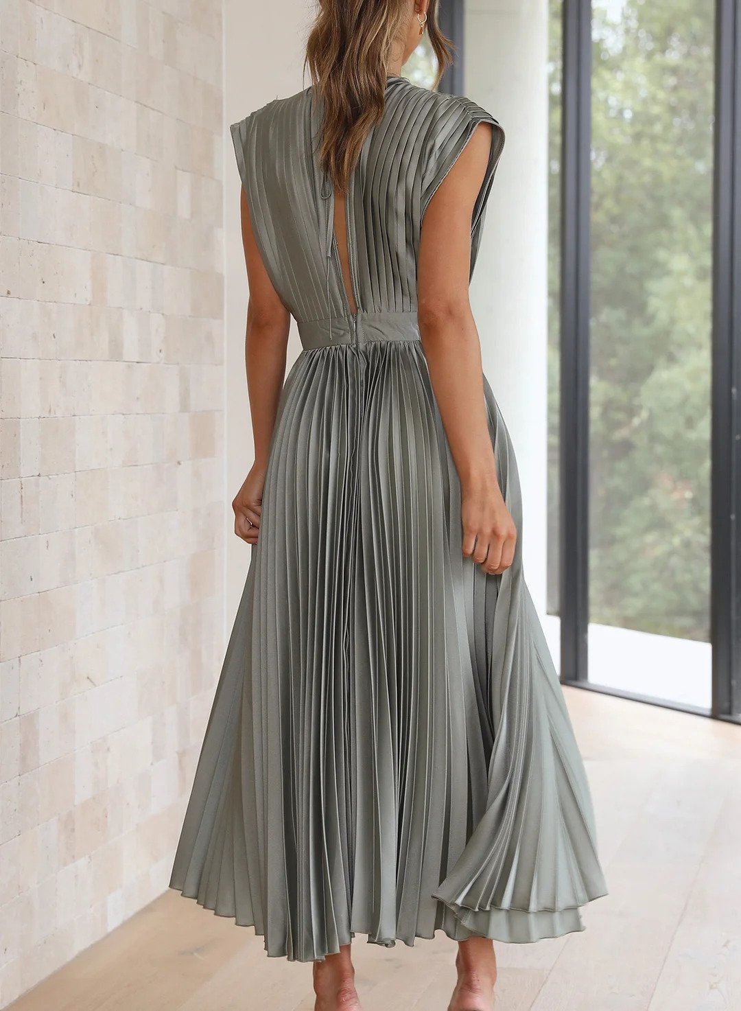 Donna – Robe Plissée avec Col en V