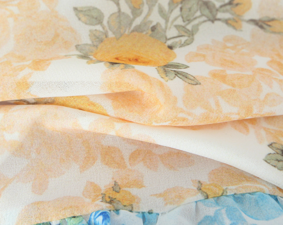 Lynda – Robe Mini à Col V en Chiffon Imprimé