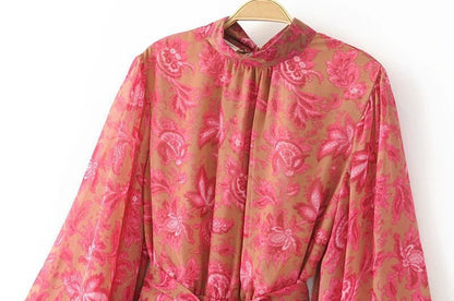 Katie – Robe à Manches Longues avec Ruban Rouge